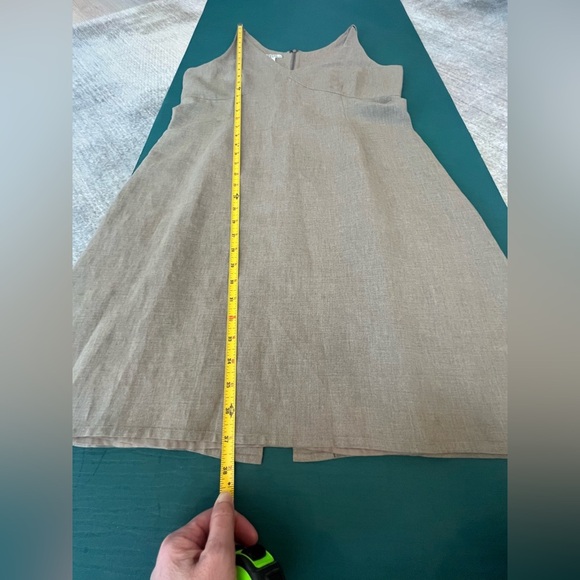 Tommy Bahama Linen Blend Dress Size 12 Beige / Gray Silk Lining V-Neck Back Zip - Picture 9 of 9